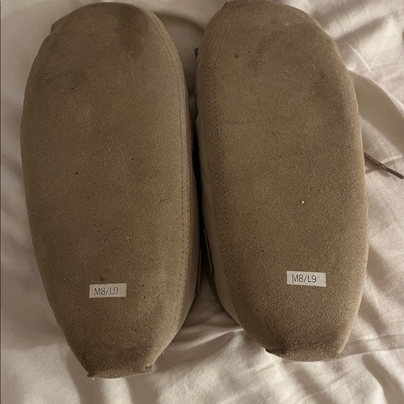 (8/9) Wi Woolies Women’s Suede Shearling Moccasin Slippers - Picture 6 of 7